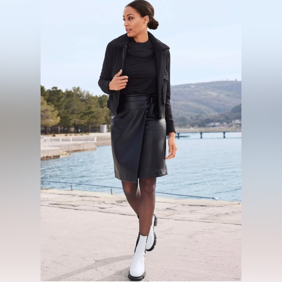 NIB Free People Brooks Lug Sole Suede Chelsea Boot, Dove Gray Mist, 8, 38.5, NWT - Picture 14 of 16